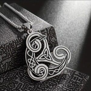 Celtic Triquetra Trinity Stainless Steel Necklace 23" NWT